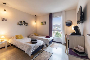 Tithome 1 - Gare, centre ville, vue montagne et château Lourdes